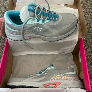 New ryka Paloma grey women’s 9